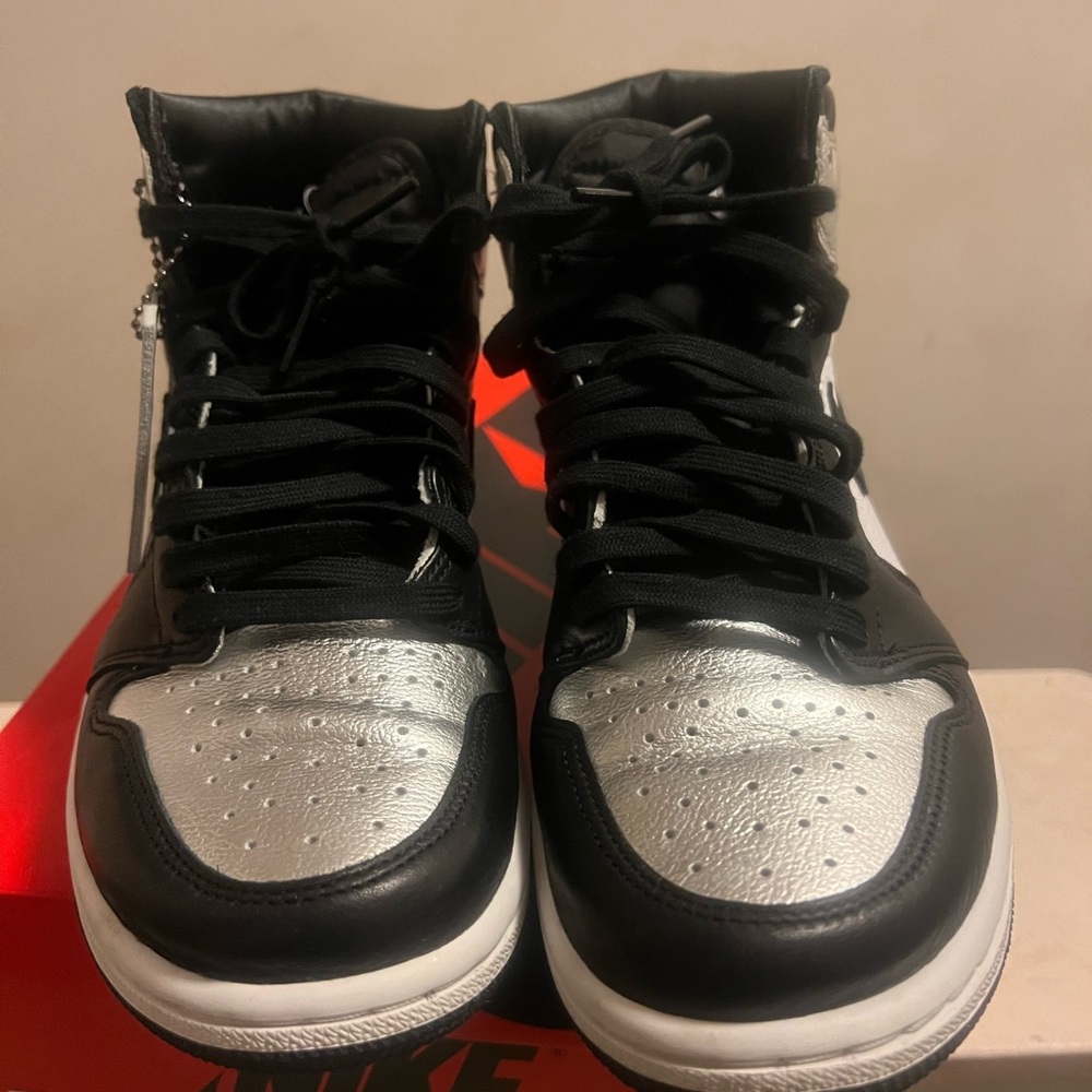 Women's Jordan 1's size 8